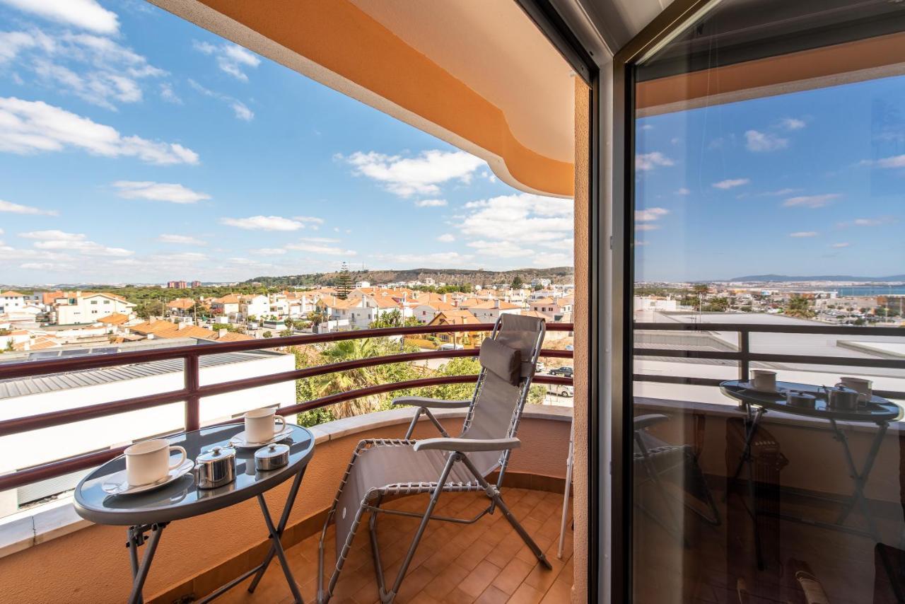 Ferienwohnung The View - Sea, Surf And Lisbon Costa da Caparica Exterior foto